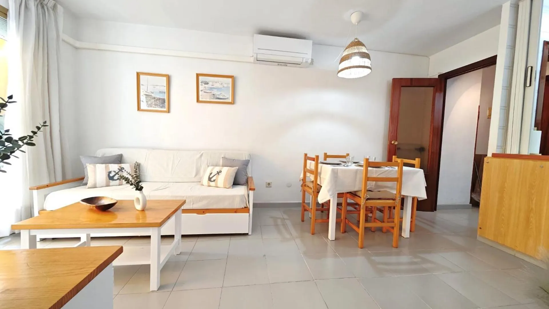 Reina Apartment 150M To Beach With Pool And Balcony Near To Portaventura Salou España