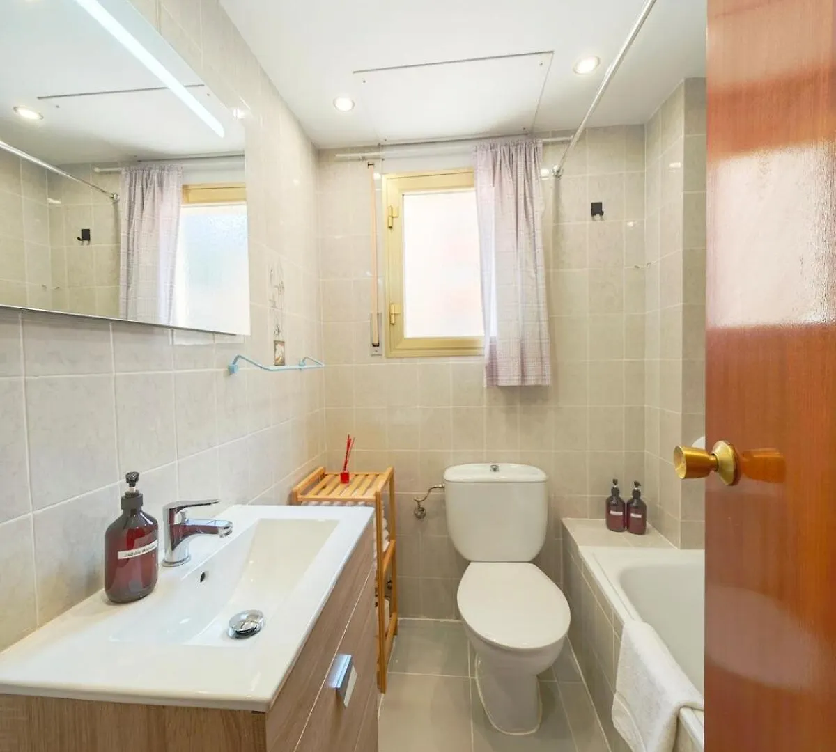 Reina Apartment 150M To Beach With Pool And Balcony Near To Portaventura Salou 0*,