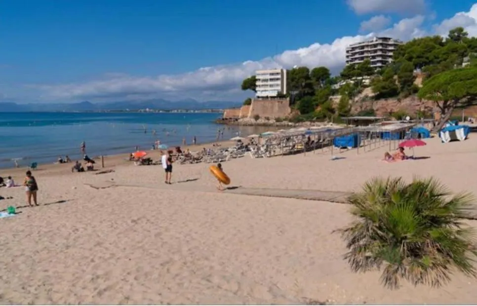 Reina Apartment 150M To Beach With Pool And Balcony Near To Portaventura Salou
