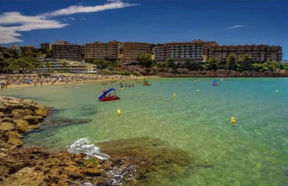 Reina Apartment 150M To Beach With Pool And Balcony Near To Portaventura Salou