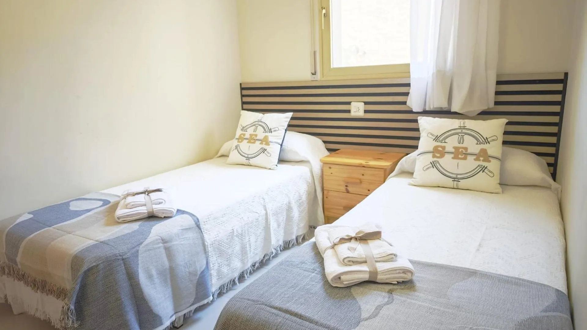 Reina Apartment 150M To Beach With Pool And Balcony Near To Portaventura Salou 0*,